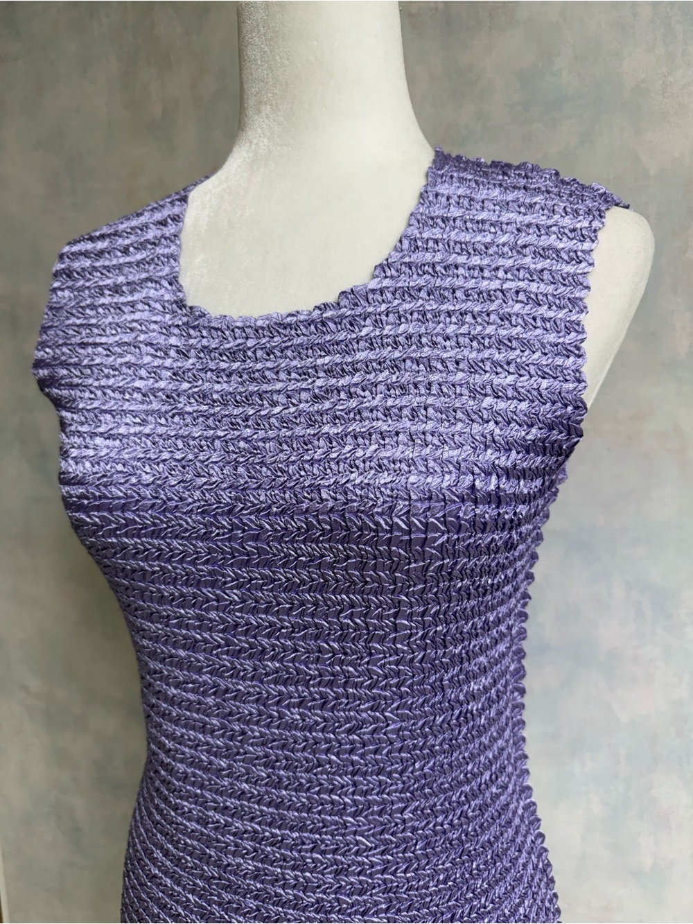 Dress Barn Lavender NWOT Purple -Crinkle- Gorgeous Sheen-Sleeveless Top Stretchy